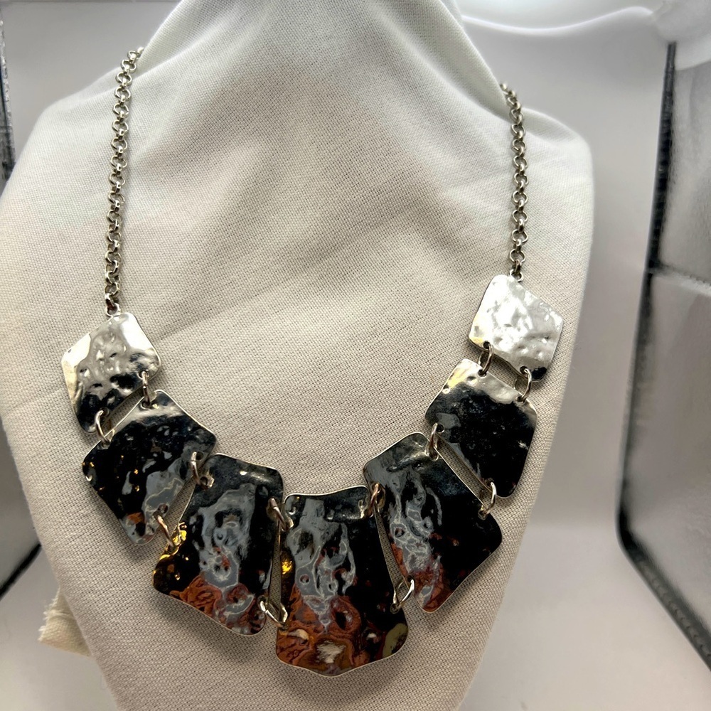 Gorgeous Hammered silver tone necklace